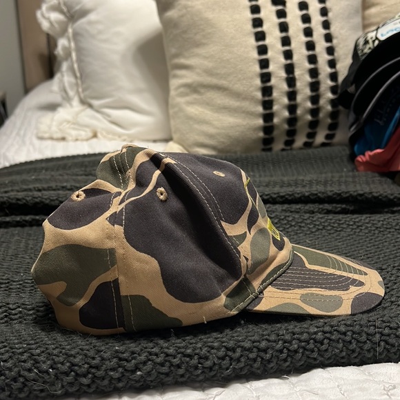 Old camo fishing hat - Picture 2 of 4
